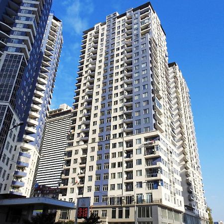 Real Palace Apartment バトゥーミ エクステリア 写真