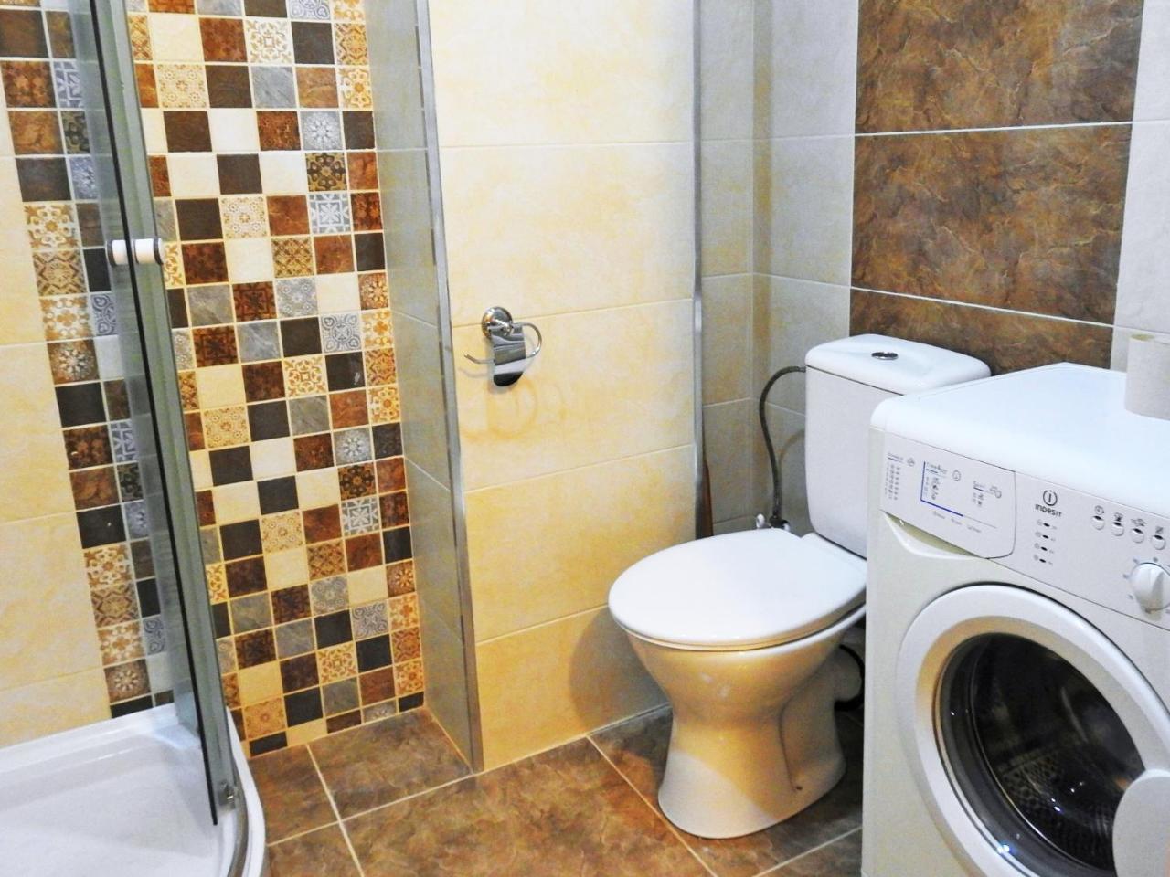 Real Palace Apartment バトゥーミ エクステリア 写真