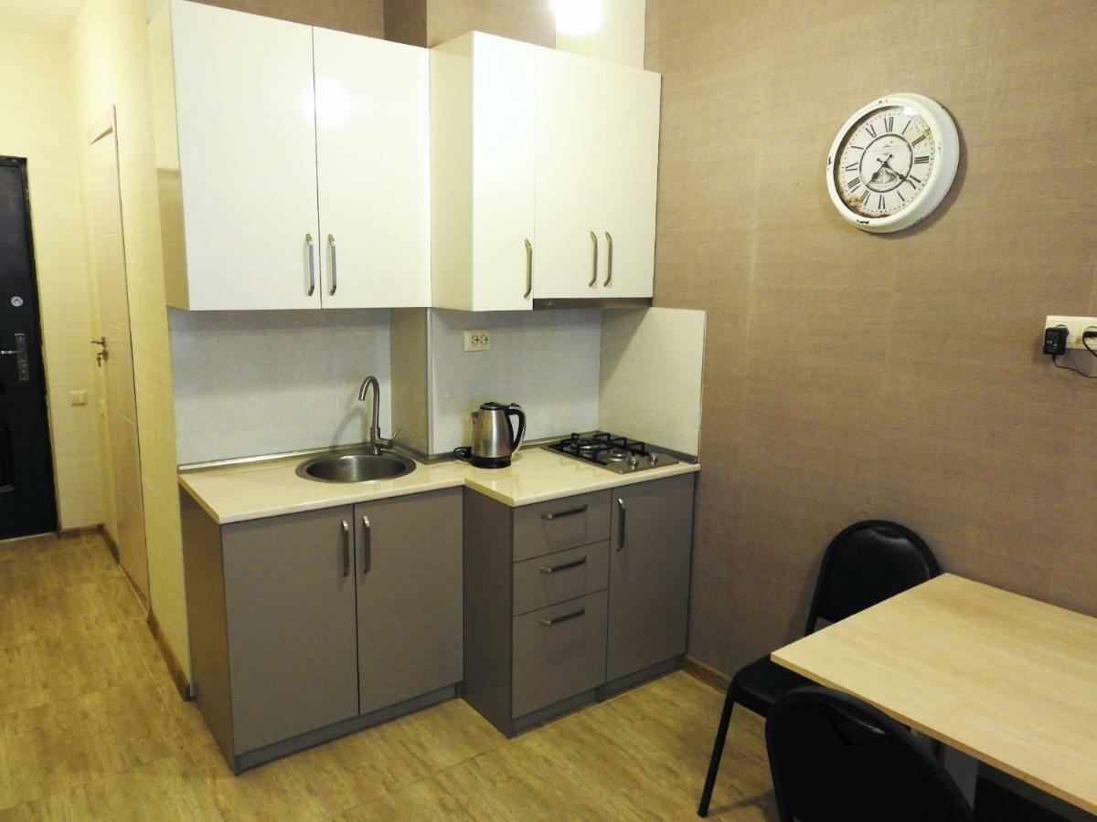 Real Palace Apartment バトゥーミ エクステリア 写真