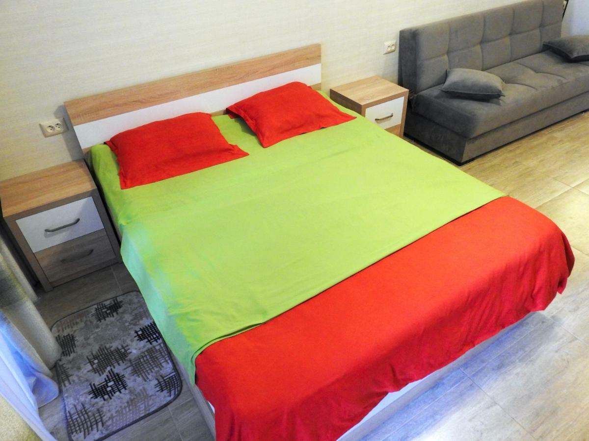 Real Palace Apartment バトゥーミ エクステリア 写真